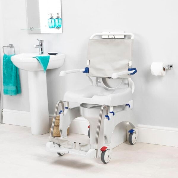 Chaise de douche et toilettes